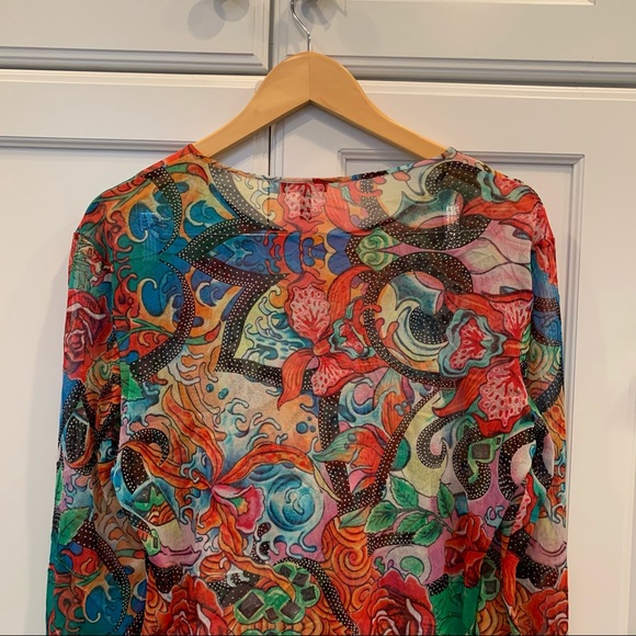 ๐ฟ Escada 3/4th length Sleeve Swirl Shirt ๐น - Picture 9 of 10